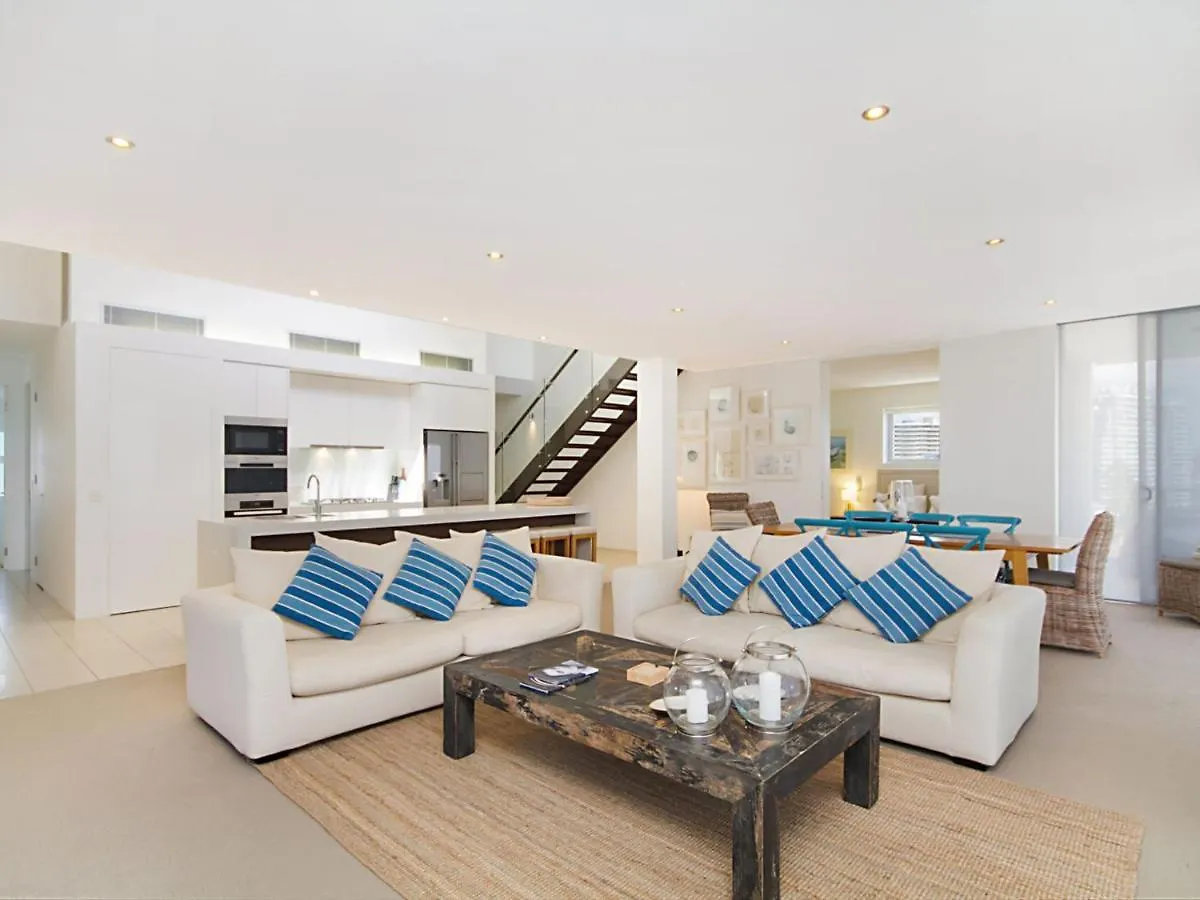 Eden Apartments Unit 1001 - Luxury 3 Bedroom Penthouse Close To The Beach In Rainbow Bay Coolangatta Gold Coast 0*,  Australia