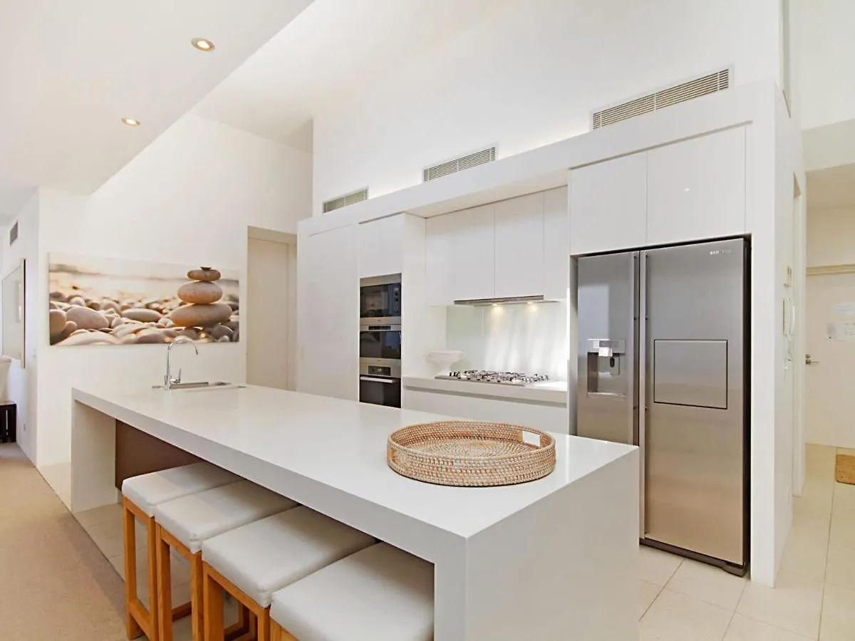 Eden Apartments Unit 1001 - Luxury 3 Bedroom Penthouse Close To The Beach In Rainbow Bay Coolangatta Gold Coast