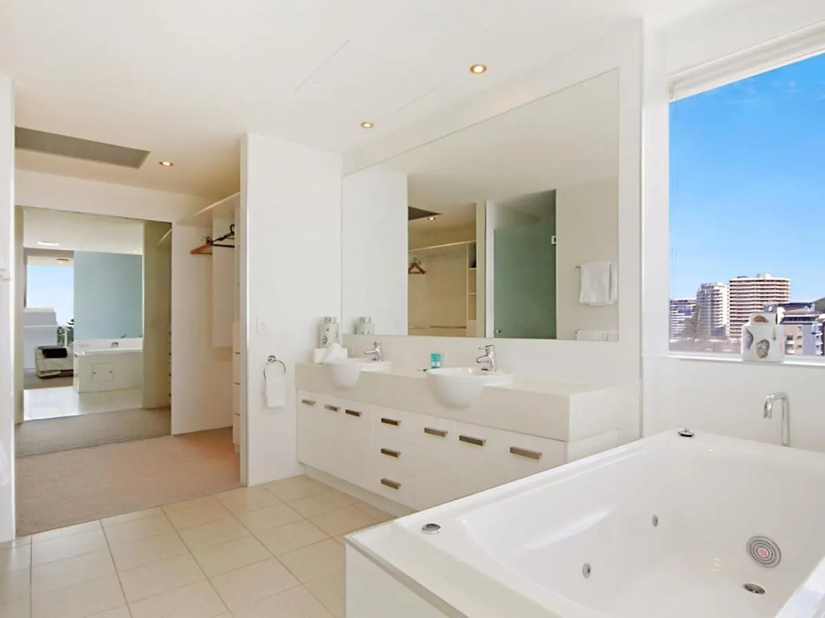 Eden Apartments Unit 1001 - Luxury 3 Bedroom Penthouse Close To The Beach In Rainbow Bay Coolangatta Gold Coast